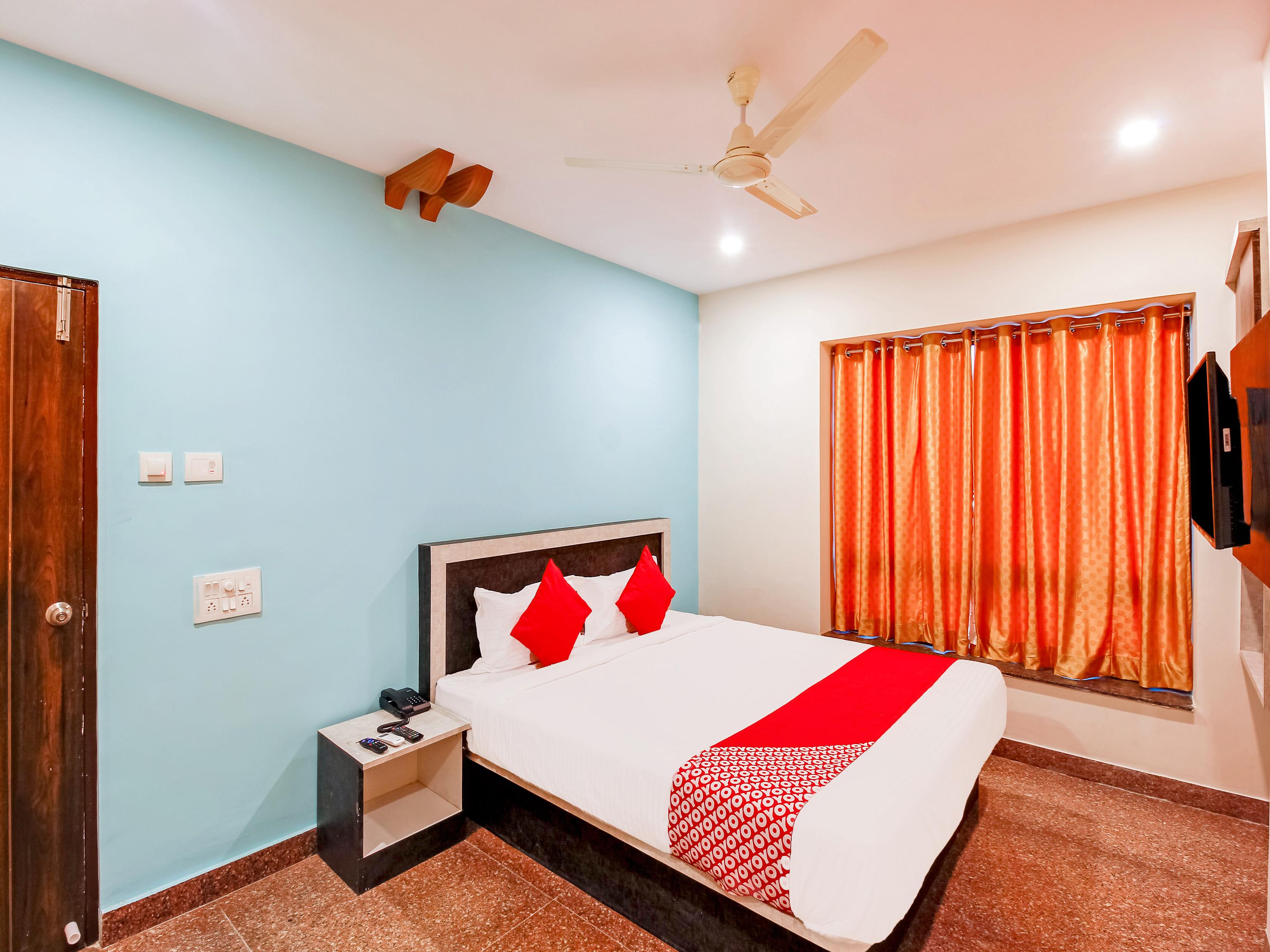 Capital O Hotel Vaishnavi Secunderabad Exterior photo
