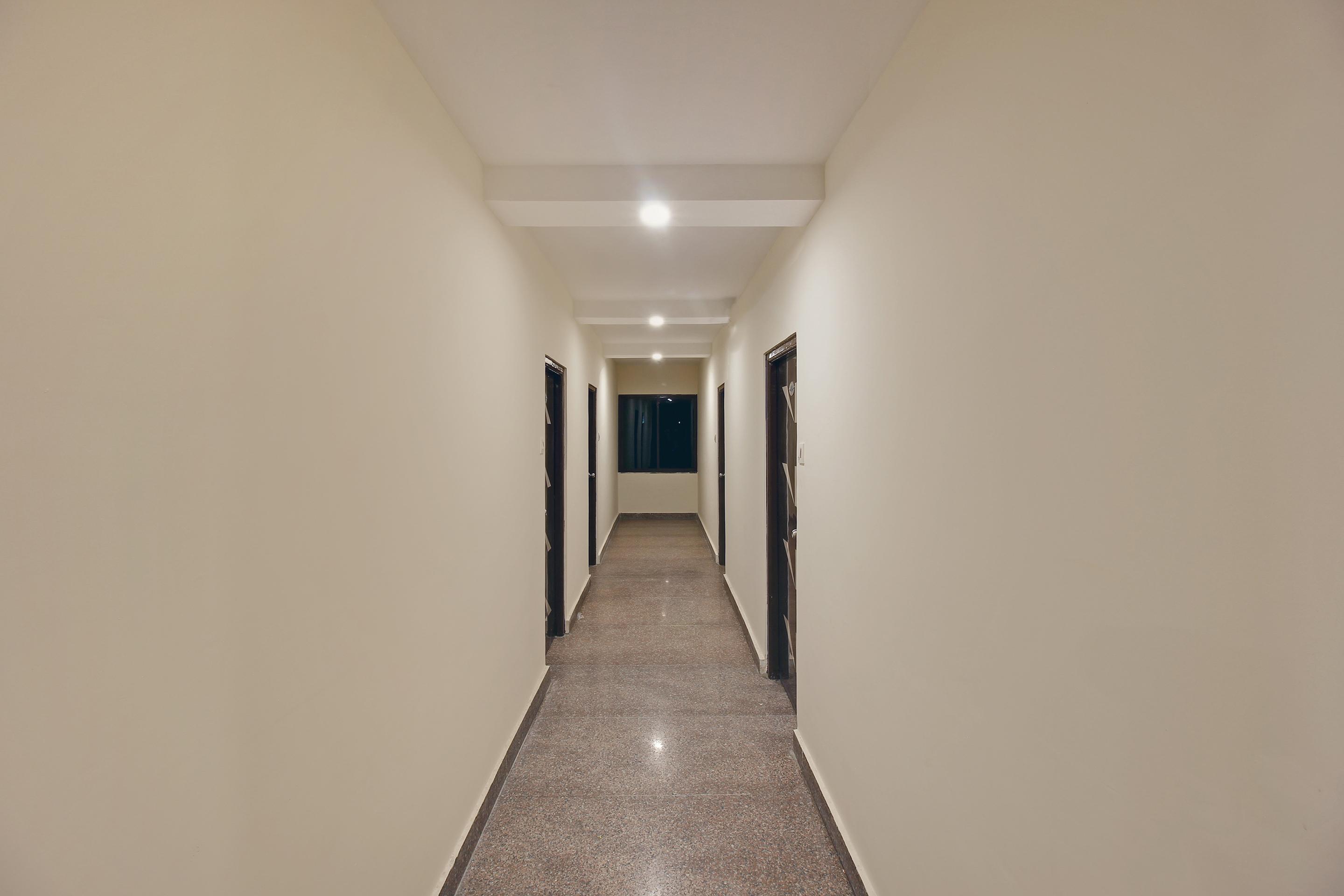 Capital O Hotel Vaishnavi Secunderabad Exterior photo